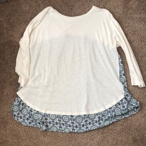 Loft mixed media size M blue and white top!